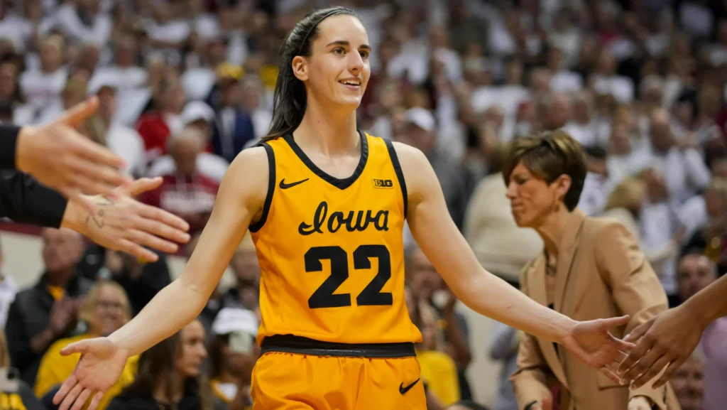 how tall is caitlin clark